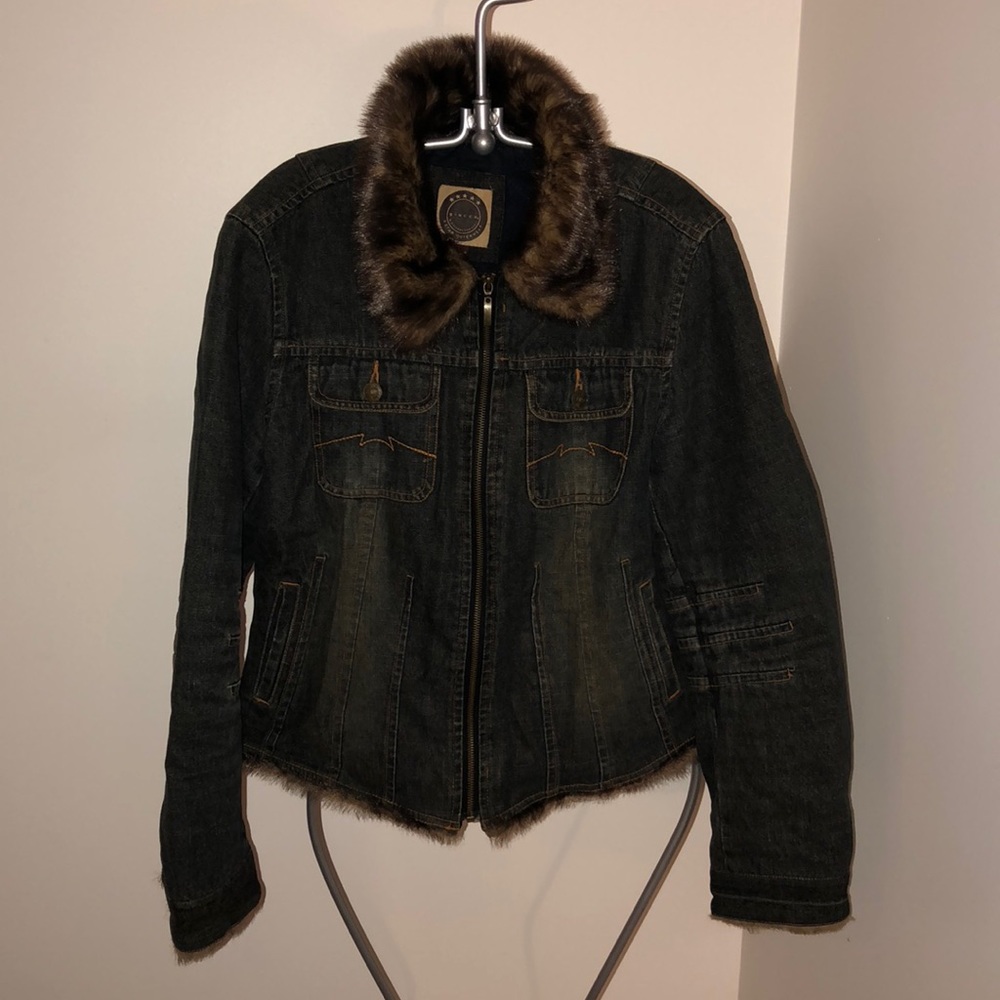 Jean jacket w/fur collar